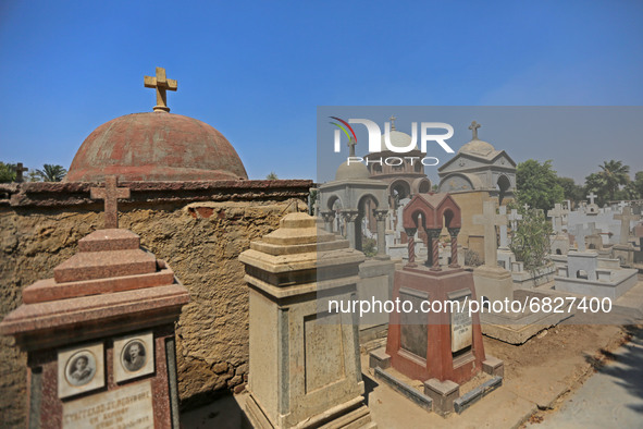 The complex of religions in Old Cairo brings together in one area the houses of worship of the three religions, Islamic, Coptic and Judaic....