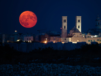 Blue Moon in the sky of Molfetta, Italy on August 23, 2021.
After the shooting stars of the night of San Lorenzo, the August sky gave anoth...