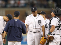 Detroit Tigers starting pitcher Alfredo Simon is pulled by manager Brad Ausmus during the sixth inning of a baseball game against the Seattl...