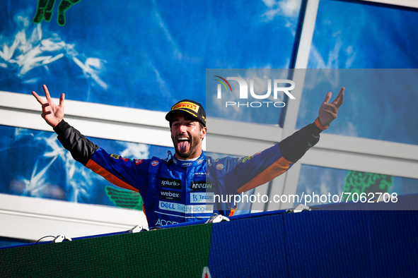 RICCIARDO Daniel (aus), McLaren MCL35M, portrait celebrating victory on the podium during the Formula 1 Heineken Gran Premio D'italia 2...