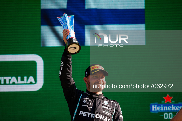 BOTTAS Valtteri (fin), Mercedes AMG F1 GP W12 E Performance, portrait podium during the Formula 1 Heineken Gran Premio D'italia 2021, I...