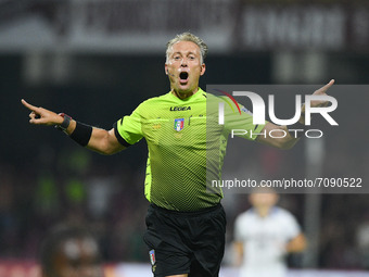 Referee of the match Paolo Valeri gestures during the Serie A match between US Salernitana 1919 and Atalanta BC at Stadio Arechi, Salerno, I...