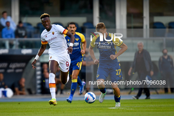 Tammy Abraham (Roma) in action against Pawel Dawidowicz (Verona) during the Italian football Serie A match Hellas Verona FC vs AS Roma on Se...