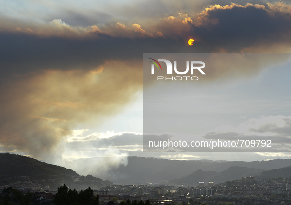 A wildfire has raged on the outskirts of Ourense, which has forced to declare a level two risk as reported by the Galician Government.
The f...