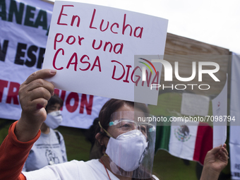 The Earthquake Victims United of Mexico City organization, carried out a day of struggle in commemoration of the fourth anniversary of the e...