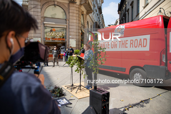 Serena Sinigallia attends Dante On The Road demonstration in front of Piccolo Teatro on April 23, 2021 in Milan, Italy. 