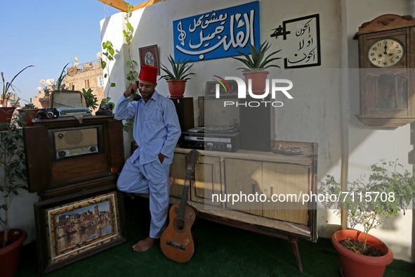 Taha Obeid, 24 years old, moved to live alone on the roof of a house in ancient Egypt, loves old times and keeps antiques from different Isl...