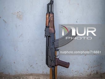 The main weapon of the watchmen is the Russian rifle kalashnikov / Sulaymaniyah / Summer 2013. (
