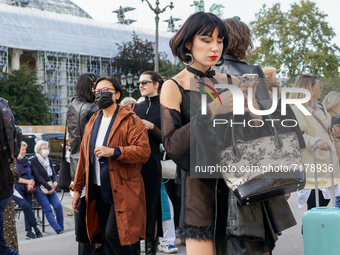 FRANCE – PARIS – FASHION WEEK 2021 – A day in Paris during Fashion Week 2021. Influencer Elizabeth Chapman EBC.JPG (Tik Tok 98k, Instagram 1...