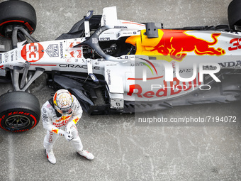 VERSTAPPEN Max (ned), Red Bull Racing Honda RB16B, portrait during the Formula 1 Rolex Turkish Grand Prix 2021, 16th round of the 2021 FIA F...