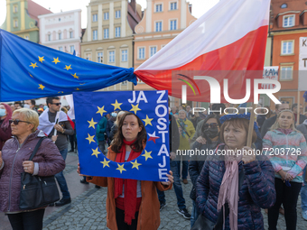 On October 10, in 90 Polish cities, Poles manifested their opposition to Poland's withdrawal from the European Union. Many thousands of resi...