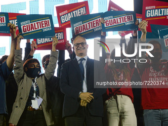Roberto Gualtieri with his supporters during the News Closing speech of the electoral campaign of the center-left candidate Roberto Gualtier...