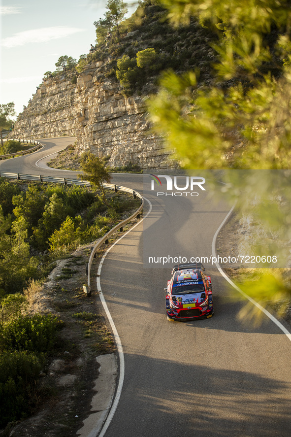 14 Solans Nil (spa), Marti Marc (spa), Hyundai 2C Competition, Hyundai i20 Coupe WRC, action during the RACC Rally Catalunya de Espana, 11th...