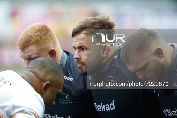 George McGuigan of Newcastle Falcons (centre) prepares to pack down during the Gallagher Premiership match between Newcastle Falcons and Bri...
