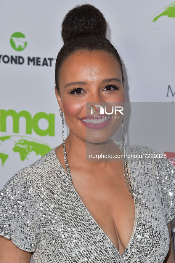 Actress Antonique Smith arrives at the Environmental Media Association (EMA) Awards Gala 2021 held at GEARBOX LA on October 16, 2021 in Van...