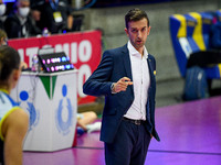 Daniele Santarelli (Coach Conegliano) gestures during the Volleyball Italian Serie A1 Women match Imoco Volley Conegliano vs Igor Gorgonzola...