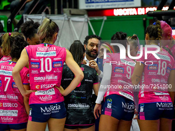 Stefano Lavarini (Coach Novara) and Novara players during the time-out during the Volleyball Italian Serie A1 Women match Imoco Volley Coneg...