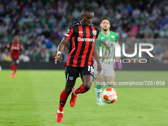 Moussa Diaby of Bayer 04 Leverkusen during the UEFA Europa League Group G stage match between Real Betis and Bayern Leverkusen at Benito Vil...