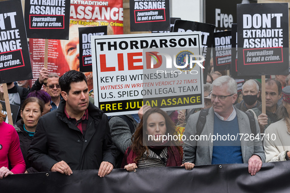 LONDON, UNITED KINGDOM - OCTOBER 23, 2021: Stella Moris (C), Julian Assange’s partner, WikiLeaks editor Kristinn Hrafnsson (CR) and Labour P...