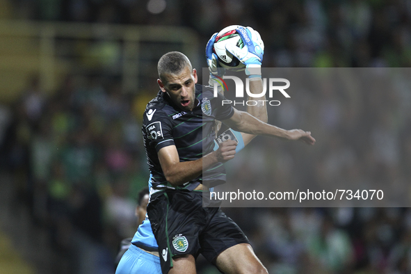  during the Premier League 2015/16 match between CD Tondela and Sporting CP, at Municipal Aveiro Stadium in Aveiro on August 14, 2015. 