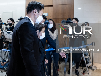Lee Soon-ja(center) who the widow of former South Korean President Chun Doo-hwan arrives at the funeral hall at Yonsei University Severance...