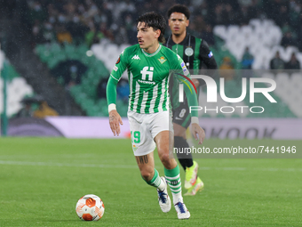 Hector Bellerin of Real Betis in action during the UEFA Europa League Group G stage match between Real Betis and Ferencvrosi TC at Benito Vi...