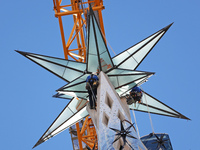 Placed the luminous star in the tower of the Sagrada Família, which now reaches a height of 138 meters. The star weighs 5.5 tons, is 72 mete...