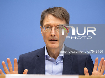 German Health Minister Karl Lauterbach holds a press conference regarding children vaccination against coronavirus at the Bundespressekonfer...