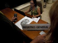 SPAIN, Madrid:Some taxi drivers enter the ministry of Public Works to deliver their proposals during the second day taxi drivers protests fr...