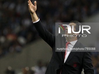 Benfica's Portuguese head coach Rui Vitória during the Premier League 2015/16 match between FC Porto and SL Benfica, at Dragao Stadium in Po...