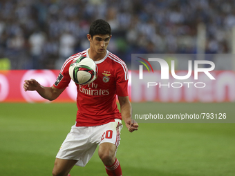 Benfica's Portuguese forward Gonçalo Guedes in action during the Premier League 2015/16 match between FC Porto and SL Benfica, at Dragao Sta...