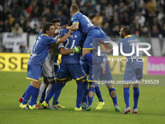 the exultation of frosinone team after the goal during the serie A match between juventus fc and frosinone calcio at juventus stadium  on se...