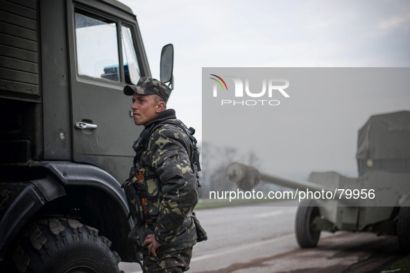 Ukranian militaries around Donetsk, on April 10, 2014 preparing in case of conflict with Russia. 