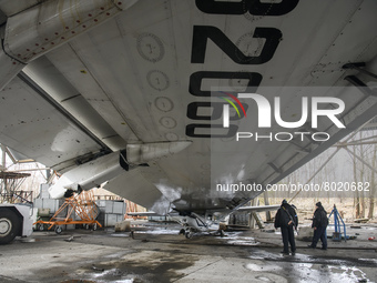 A hangar containing the damaged largest Ukrainian transport plane Antonov An-225 Mriya (Dream) at the Gostomel airfield near Kyiv, Ukraine,...