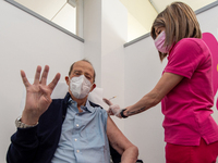 Rieti is a pioneer in Italy for the fourth dose vaccination, for patients over 80 and frail over 60. Administration carried out at the forme...