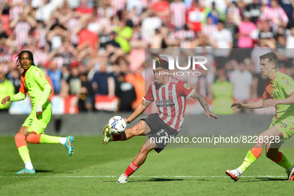 
Morgan Gibbs-White of Sheffield United in action during the Sky Bet Championship Play-Off Semi-Final 1st leg between Sheffield United and N...