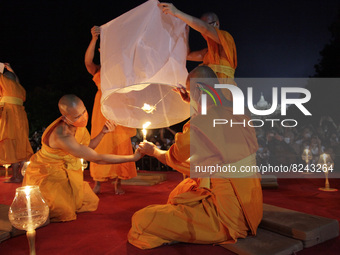 Buddhist monks release the lantern as a symbol of hope and peace for all mankind in the clossing ceremony of Vesak Day 2566 BE celebration i...