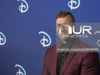 NEW YORK, NEW YORK - MAY 17: Tim Tebow attends the 2022 ABC Disney Upfront at Basketball City - Pier 36 - South Street on May 17, 2022 in Ne...