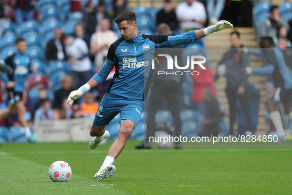 Newcastle United's Karl Darlow warms up  during the Premier League match between Burnley and Newcastle United at Turf Moor, Burnley on Sunda...