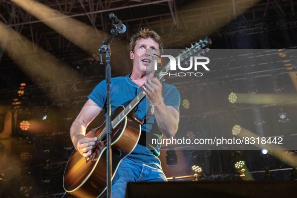 James Blunt during the Music Concert JAMES BLUNT on May 22, 2022 at the Kioene Arena in Padova, Italy 