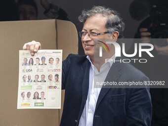 Gustavo Petro voting in Bogotá, Colombia, on may 29, 2022. (