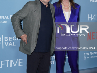 Robert De Niro and Jane Rosenthal attends 