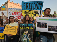 Members of the local Ukrainian diaspora, war refugees, peace activists, volunteers and local supporters during the 'Be Brave Like Azovstal H...