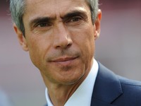Head coach of Fiorentina Paulo Sousa during the italian Serie A football match between SSC Napoli and ACF Fiorentina Football / Soccer at Sa...