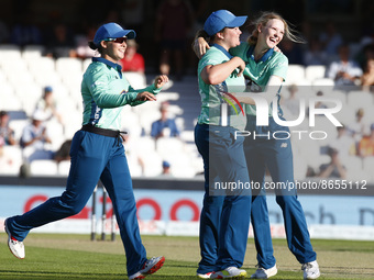 LONDON ENGLAND - AUGUST  11 :Sophia Smale celebrates the catch of Alyssa Healy of Northern Supercharges Women by Alice Capsey of Oval Invinc...