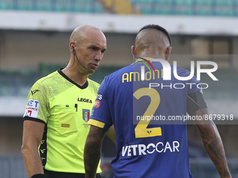 Referee Micheal Fabbri speaks to Bruno Amione of Hellas Verona FC during Hellas Verona vs SSC Napoli, 1° Serie A Tim 2022-23 game at Marcant...