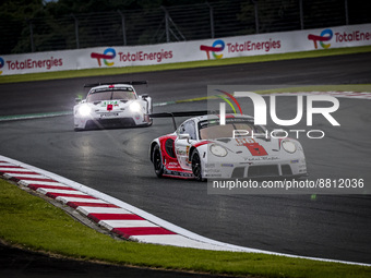 56 IRIBE Brendan (usa), MILLROY Ollie (gbr), BARNICOAT Ben (gbr), Team Project 1, Porsche 911 RSR - 19, action during the 6 Hours of Fuji 20...