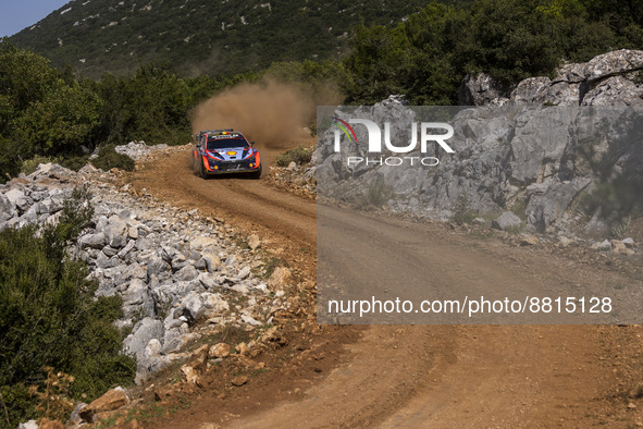 11 NEUVILLE Thierry (bel), WYDAEGHE Martijn (bel), Hyundai Shell Mobis World Rally Team, Hyundai i20 N Rally 1, action during the Acropolis...