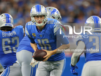 Quarterback Jared Goff (16) of the Detroit Lions looks to hand off the ball during an NFL football game between the Detroit Lions and the Wa...