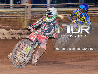Charles Wright  (White) leads Justin Sedgmen  (Blue) during the SGB Premiership match between Sheffield Tigers and Belle Vue Aces at Owlerto...